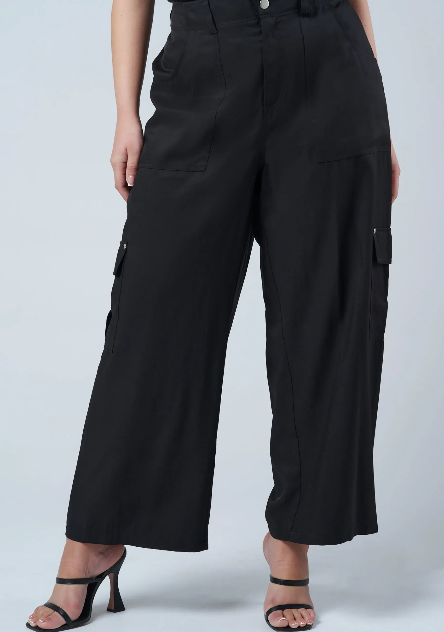 Hanna Relaxed Cargo Pants