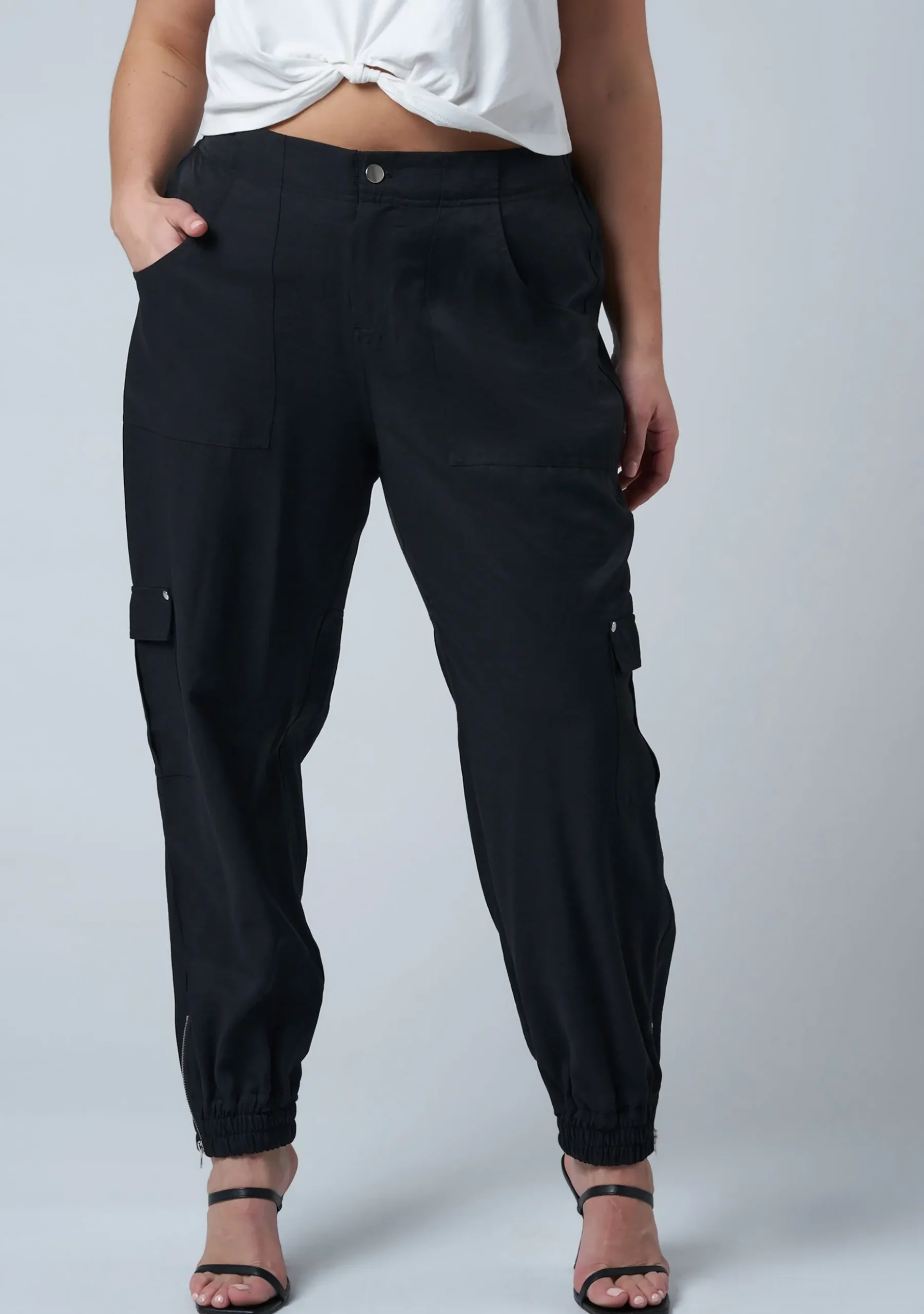 Off Duty Cargo Pants