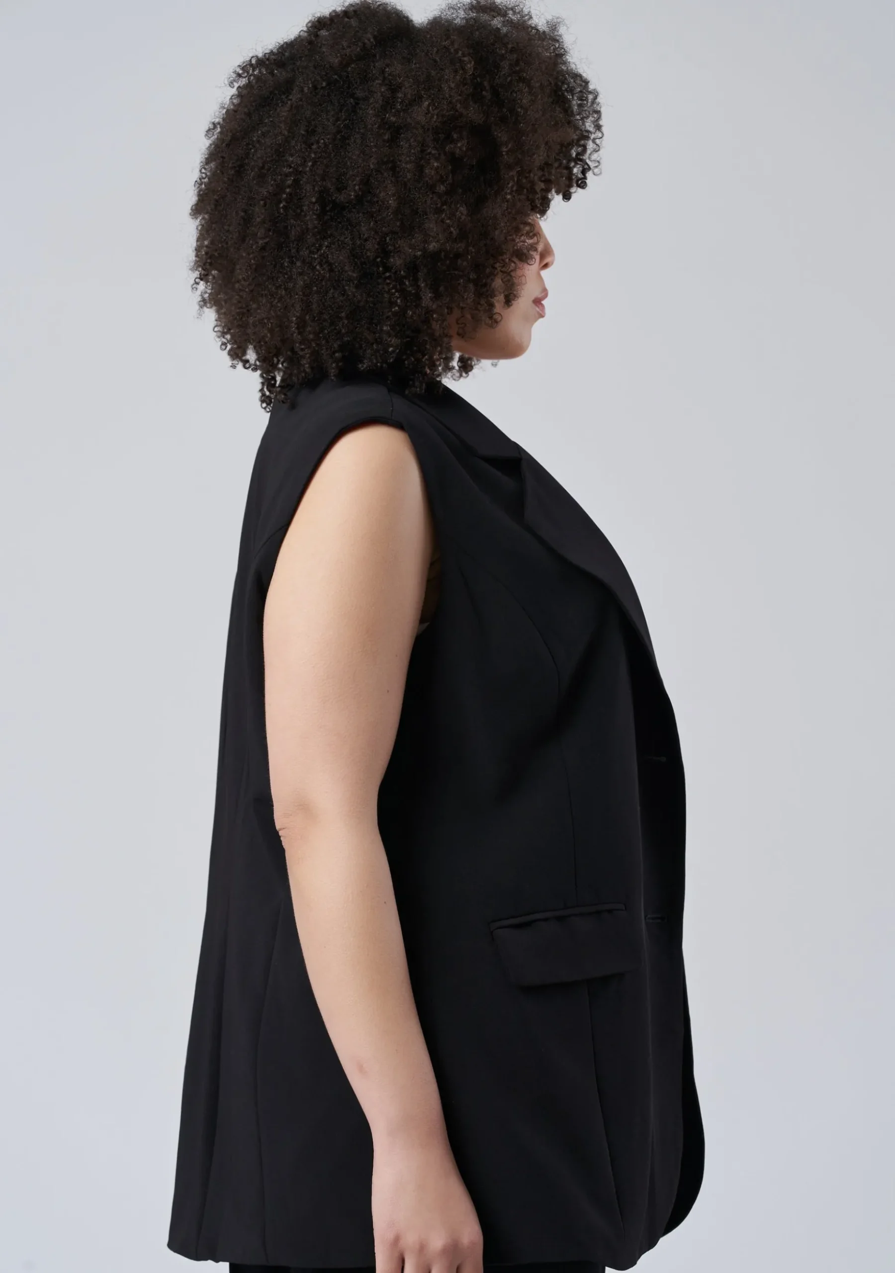Scarlett Sleeveless Blazer